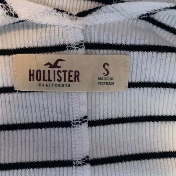 Hollister black and white top, size small! - Picture 2 of 3